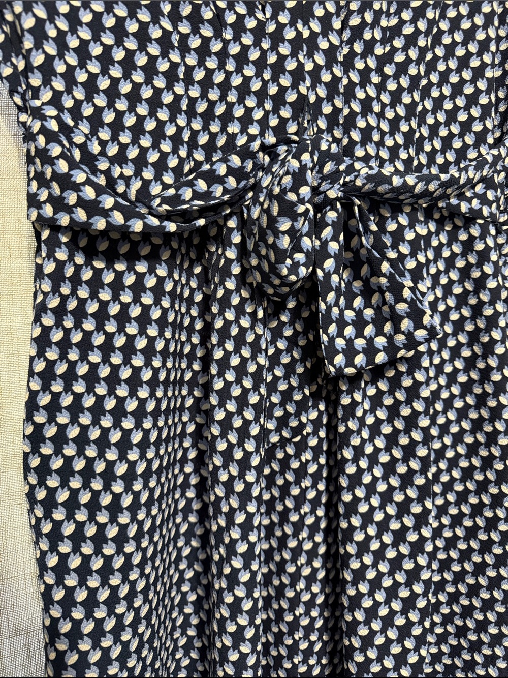Max Studio Shadow Tulip Wrap V-Neck Midi Dress - Picture 6 of 10
